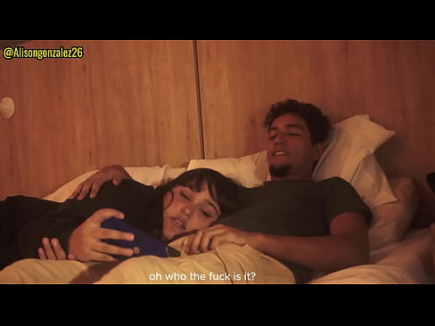  Tengo sueño hermanastro, dejame acostarme en tus piernas, pero no metas tu pene en mi boca por favor!!